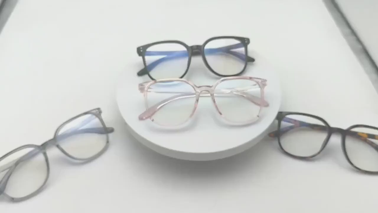 4 Pairs Round Transparent Lens Glasses for Women – Simple Retro Fashion Eyewear